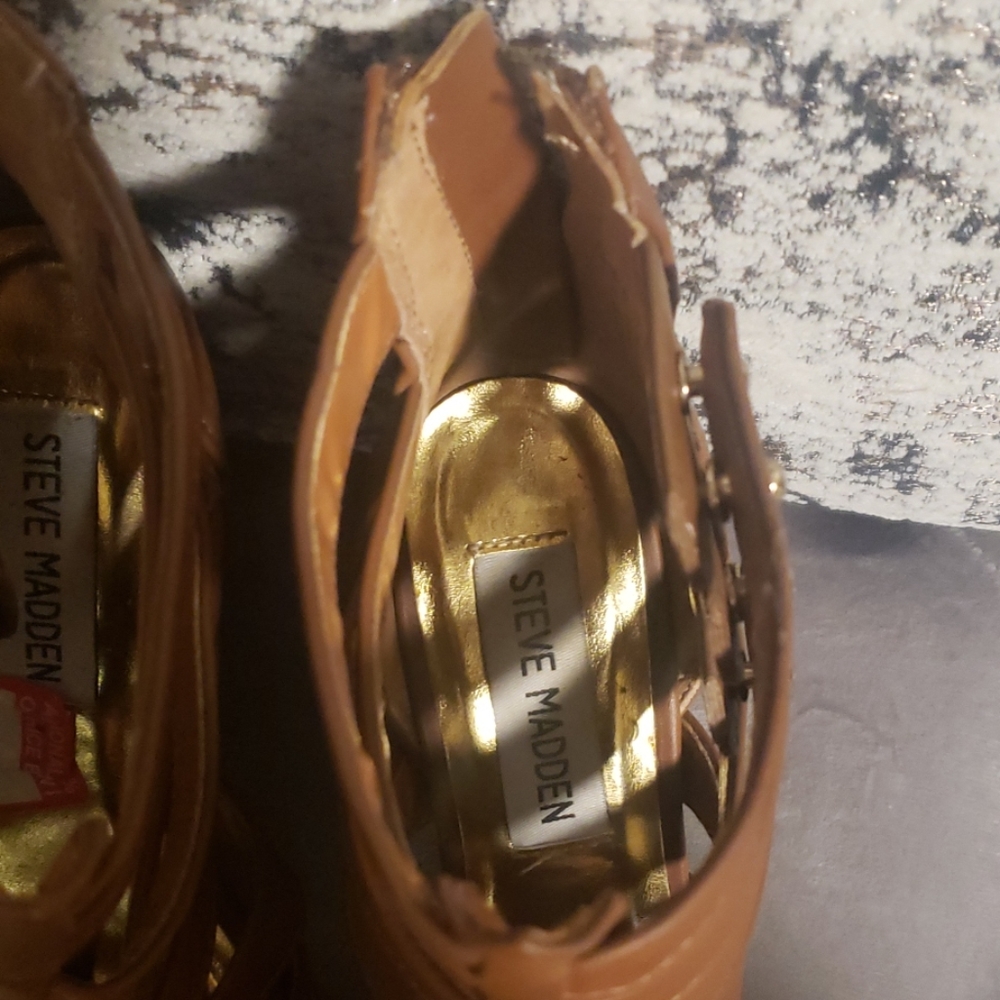 Heels - Picture 2 of 3